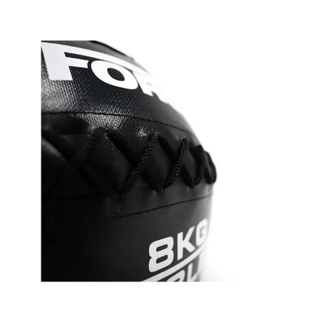 Force USA Elite Wall Ball 4kg – robuster, strukturierter Trainingsball für funktionelles Ganzkörpertraining.​
