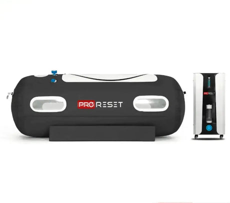 ProReset Flow 90 Softshell-Hyperbarkammer, Seitenansicht mit zugehörigem Kompressor daneben