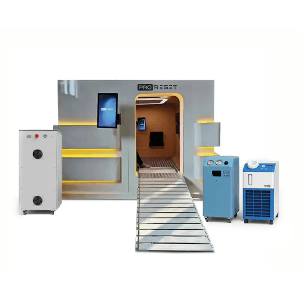 ProReset Matrix Hyperbarkammer in Weiß, würfelförmige Kabine mit Rampe, Display und Versorgungsgeräten