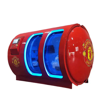 ProReset Mediterranean Hyperbarkammer – Seitenansicht in Rot mit blau beleuchteten Panoramafenstern