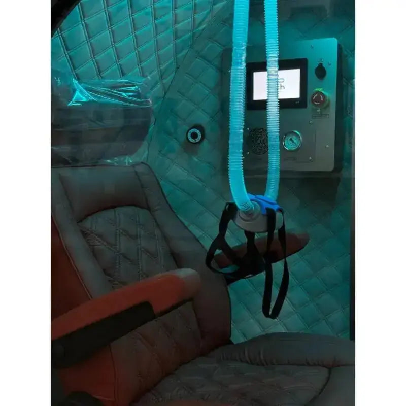 ProReset Zeugma Sitz-Hyperbarkammer – Innenraum mit Sitz, Sauerstoffschläuchen und Maske