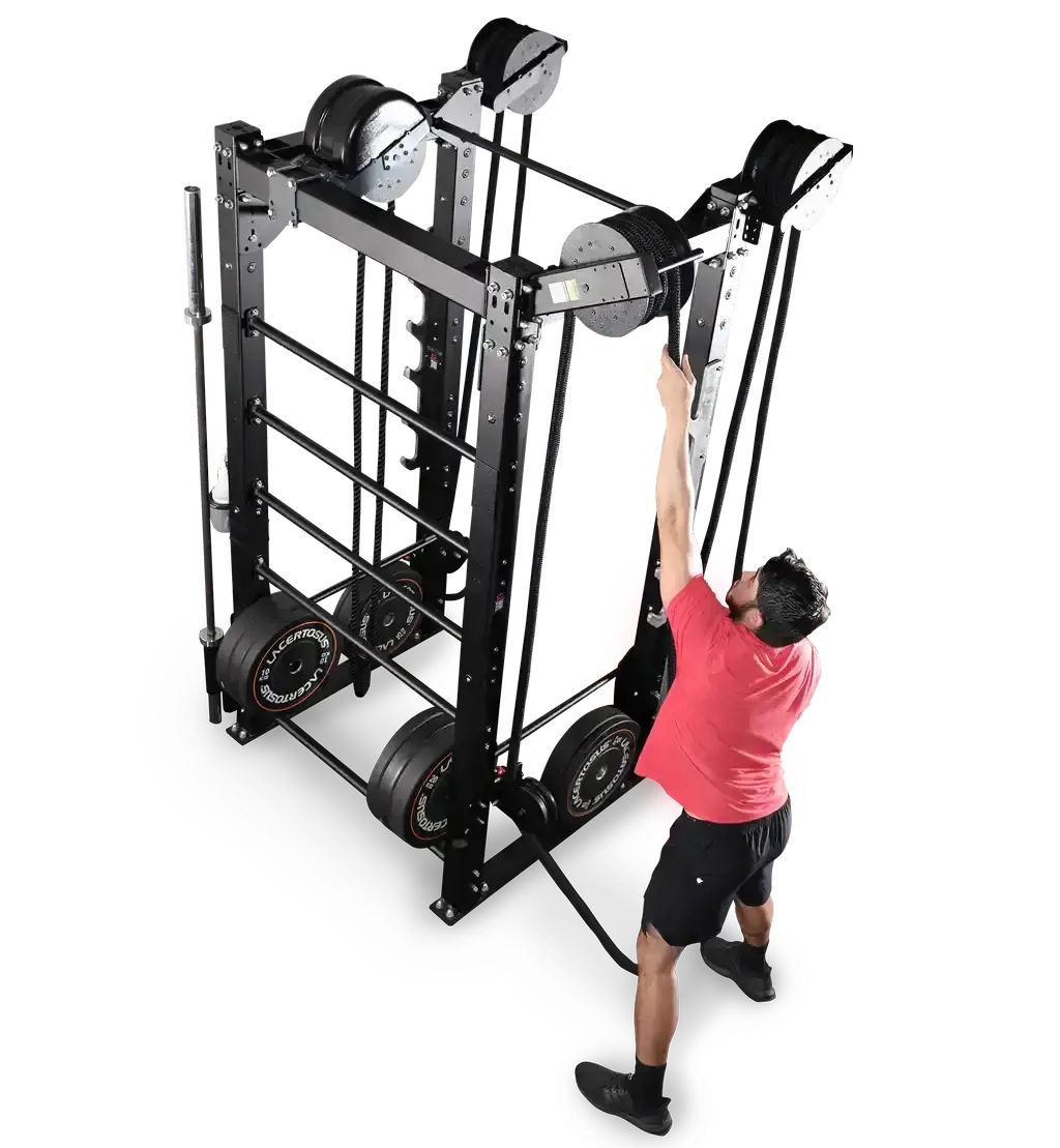 Ropeflex RX2100 Endlosseil-Trainer für Wand und Rack – Froschperspektive beim einarmigen Zug über Kopf