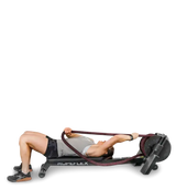 Ropeflex RX2200 Horizontal-Seiltrainer: Person zieht das Seil in Rückenlage auf der Bank