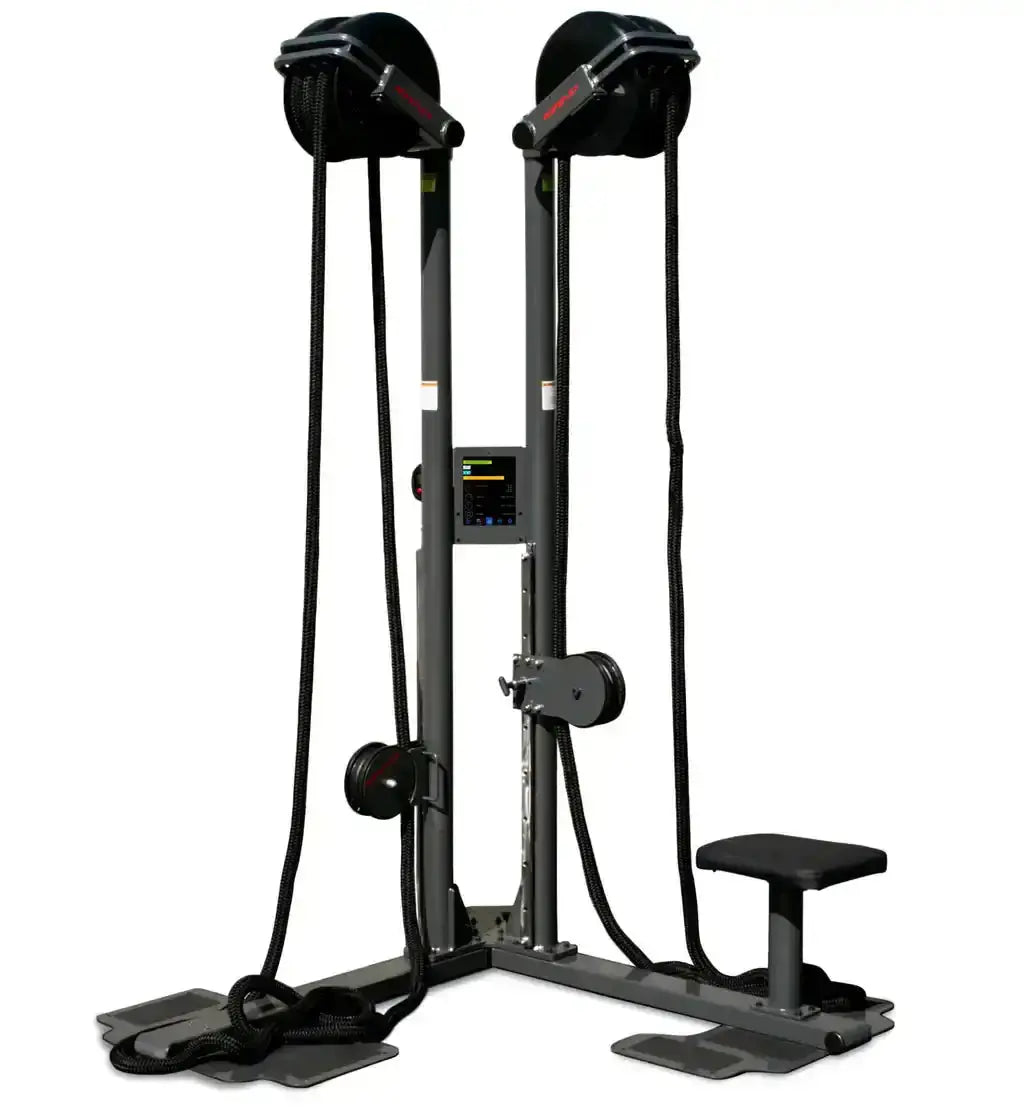 Ropeflex RX2500D Doppelstation, Schrägansicht mit zwei Seilrollen, Sitzbank und Seilen auf Weiß