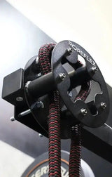 Ropeflex RX505 Endlosseil-Trommel, Detail der Trommel mit rot-schwarzem Seil am Rahmen