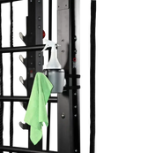 Ropeflex RX8200 Endlosseil-Rig, Detail der Halterung mit Sprühflasche und Handtuch