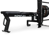 Ropeflex RX8200 Endlosseil-Rig, Detail des Sockels mit Markenschriftzug