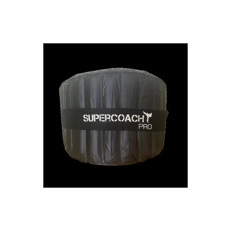 SportCom Aufblasbarer Punchingbelt in Schwarz, Frontansicht mit Supercoach Pro Gurt auf schwarzem Hintergrund