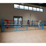 SportCom Beweglicher Boxring – in einer Halle mit Fensterfront, Seitenansicht