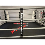 SportCom Boxring-Seiltrenner 8er-Set in Schwarz mit weißem Schriftzug an den Seilen eines Boxrings