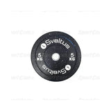 SportCom Bumper Plate von Sveltus 5 kg, schwarze Scheibe mit weißer Beschriftung in der Draufsicht