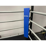 SportCom Eckpolster-Set für Boxringe mit 4 Seilen, blaues Polster am Ringpfosten, leicht seitliche Ansicht