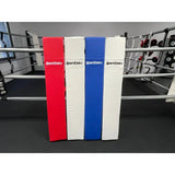 SportCom Eckpolster-Set für Boxringe mit 4 Seilen, vier Polster in Rot, Weiß, Blau und Weiß nebeneinander