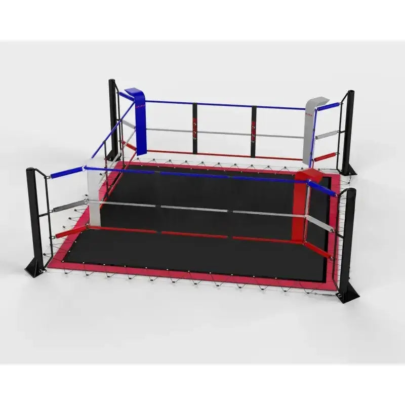 SportCom Ecofix Boxring mit Spannseil-Plane, Schrägansicht mit schwarzer Plane, roter Kante und blauer Ecke