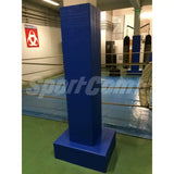 SportCom Flexi-Post Säulenpolster von Dollamur in Blau an einer Säule mit gepolstertem Sockel