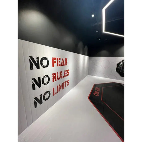 SportCom Flexi-Roll Individualisierung mit bedruckter Wand und Achteck-Logo auf der Matte
