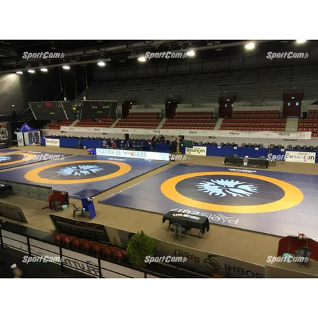 SportCom Flexi-Roll Ringermatte von Dollamur, Ringermatten in einer Arena aus einer zweiten Perspektive