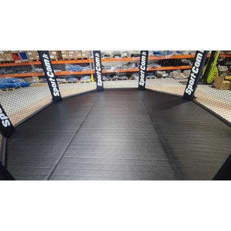 SportCom Flexi-Roll Ringermatte von Dollamur, schwarze Matte im Käfig, Blick in den Innenraum