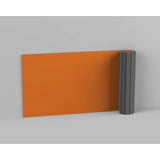 SportCom Flexi-Wall Wandschutz von Dollamur in Orange, Wandpolster teilweise aufgerollt vor grauer Wand