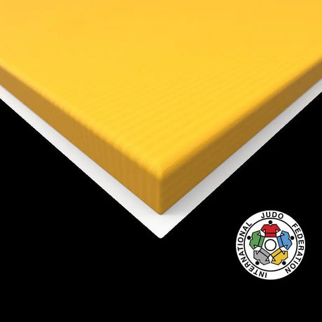 SportCom Judo-Tatami Reisstroh 1 × 1 m, 5 cm, rutschfeste Unterseite, Eckdetail in Gelb vor schwarzem Hintergrund