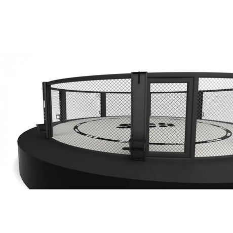 SportCom MMA-Käfig Rund Performance – Detail der gebogenen Paneele mit Logo auf der Matte
