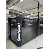 SportCom MMA-Paneel ohne Tür mit gepolstertem Eckpfosten in einer Halle
