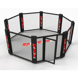 SportCom MMA-Trainingskäfig zur Bodenmontage, Render mit geöffneter Tür und roten Logos auf den Polstern
