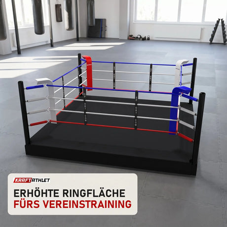 SportCom Pro-Trainingsboxring mit 30 cm Podium in einem hellen Boxgym
