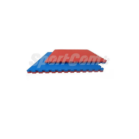 SportCom Puzzlematten 2 cm in Rot/Blau, flache Seitenansicht der beidseitig farbigen Matte