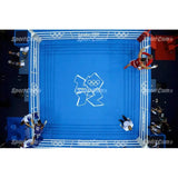 SportCom Ringplane 7,80 × 7,80 m für Wettkampfringe: Wettkampfring mit blauer Plane in der Draufsicht bei einem Boxkampf