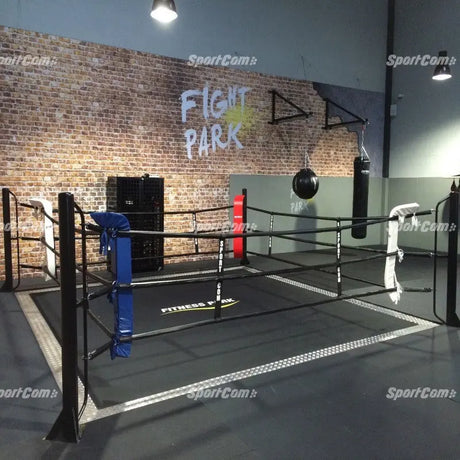SportCom Trainingsboxring-Seil mit Hülle an einem Bodenring mit Graffitiwand im Studio