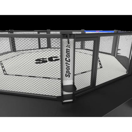 SportCom Wettkampf-MMA-Käfig Performance Oktagon, Detail der gepolsterten Pfosten mit rotem Logo und Maschendraht