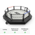 SportCom Wettkampf-MMA-Käfig Prestige – Schrägansicht mit Podest, Logo auf der Matte und Ausstattungsübersicht