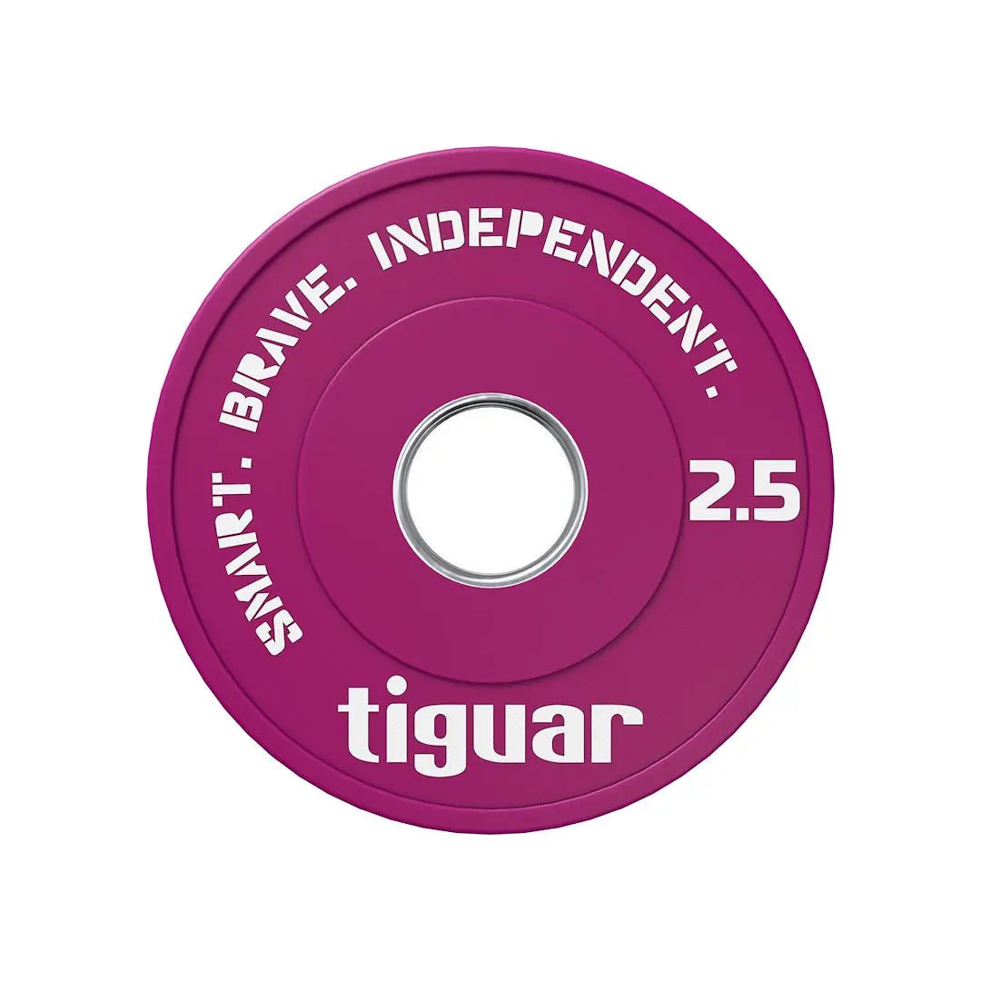 tiguar Fractional Plate 2,5 kg Gummi-Hantelscheibe in Magenta, Frontansicht mit Logo und Metallkern