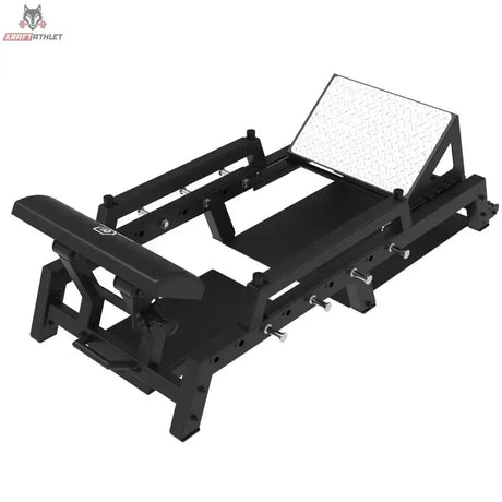 Titanium Strength 120HT Hip Thrust Bank, Schrägansicht mit rutschfester Fußplatte und Rahmenkonstruktion