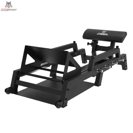 Titanium Strength 120HT Hip Thrust Bank, Schrägansicht von hinten mit gepolsterter Hüftauflage