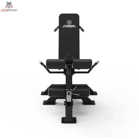 Titanium Strength 150X Dual Leg Extension & Prone Leg Curl Bank, Frontansicht mit Rückenlehne und seitlichen Haltegriffen