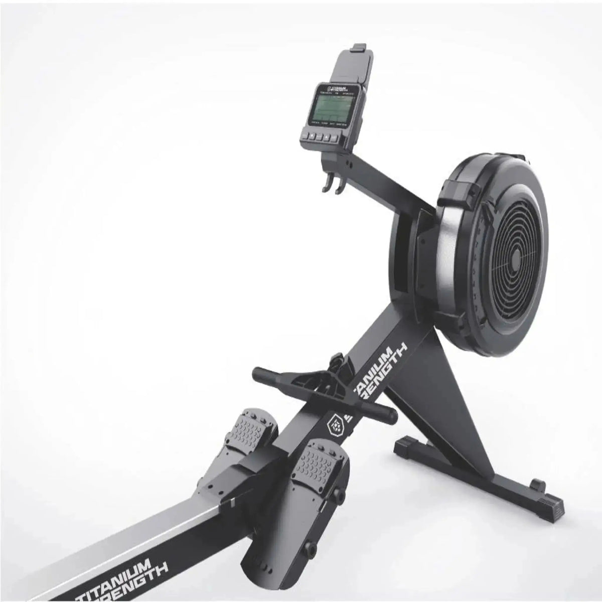 Titanium Strength Air Rowing Machine Rudergerät in Nahansicht von vorn mit Monitor, Griff und Luftradgehäuse