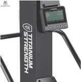 Titanium Strength Air Ski Trainer mit Ständer: Detail des Masts mit Logo und Konsole