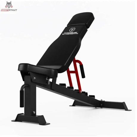 Titanium Strength All-in-One-Fitnessstudio Paket: verstellbare Hantelbank in Schwarz mit roten Details, Seitenansicht