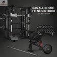 Titanium Strength All-in-One-Fitnessstudio Paket mit Multipresse, Hantelbank und Hanteln in einem dunklen Studio