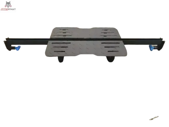 Titanium Strength B100 / B200 Vertikale Beinpresse: Fußplatte mit Rollen vor schwarzem Hintergrund