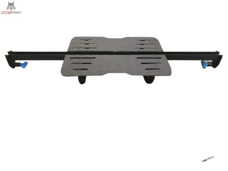 Titanium Strength B100 / B200 Vertikale Beinpresse: Fußplatte mit Rollen vor schwarzem Hintergrund