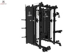 Titanium Strength B500 PRO Smith Machine mit Doppelpulley und Rack in Schwarz, Schrägansicht von hinten mit Seitenverkleidung