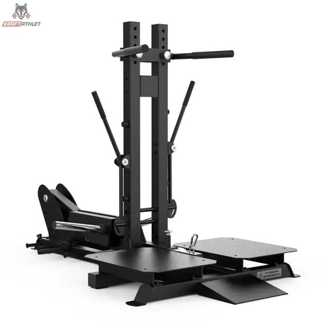 Titanium Strength Belt Squat Pro Elite Series in Schrägansicht von hinten mit Säule und Scheibenhorn