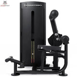 Titanium Strength Black Series Bauchmuskelmaschine – Seitenansicht mit Schwenkarm und Sitz vor dem Gewichtsturm
