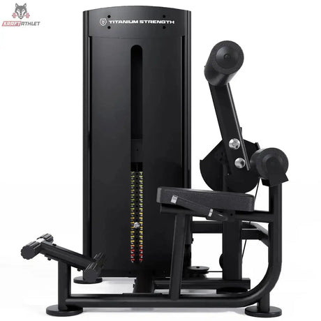 Titanium Strength Black Series Bauchmuskelmaschine – Seitenansicht mit Schwenkarm und Sitz vor dem Gewichtsturm