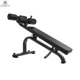 Titanium Strength Black Series Bauchtrainer verstellbar in Schrägansicht mit Beinrollen oben und Rollen am Standfuß