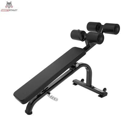 Titanium Strength Black Series Bauchtrainer verstellbar in Schrägansicht von der Seite mit Verstellbügel und Transportrollen