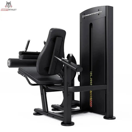 Titanium Strength Black Series Beinbeuger sitzend – Schrägansicht von links mit Rückenpolster und Beinrollen